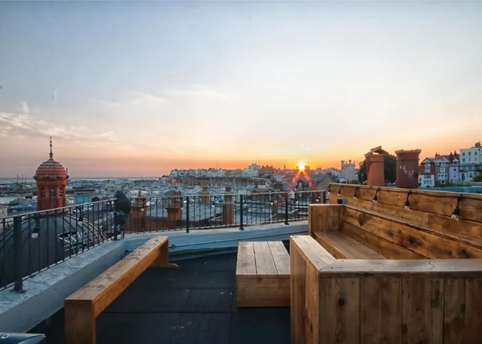 Harbourside Roof Terrace & Sea Views By Adliv