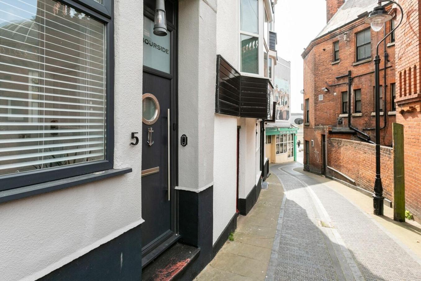 Harbourside Roof Terrace & Sea Views By Adliv Holiday home *