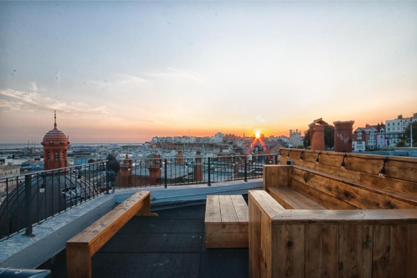 Holiday home Harbourside Roof Terrace & Sea Views By Adliv *